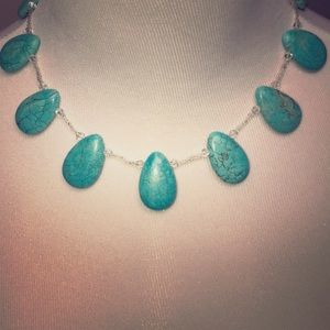 Gorgeous Necklace! Turquoise Stones!